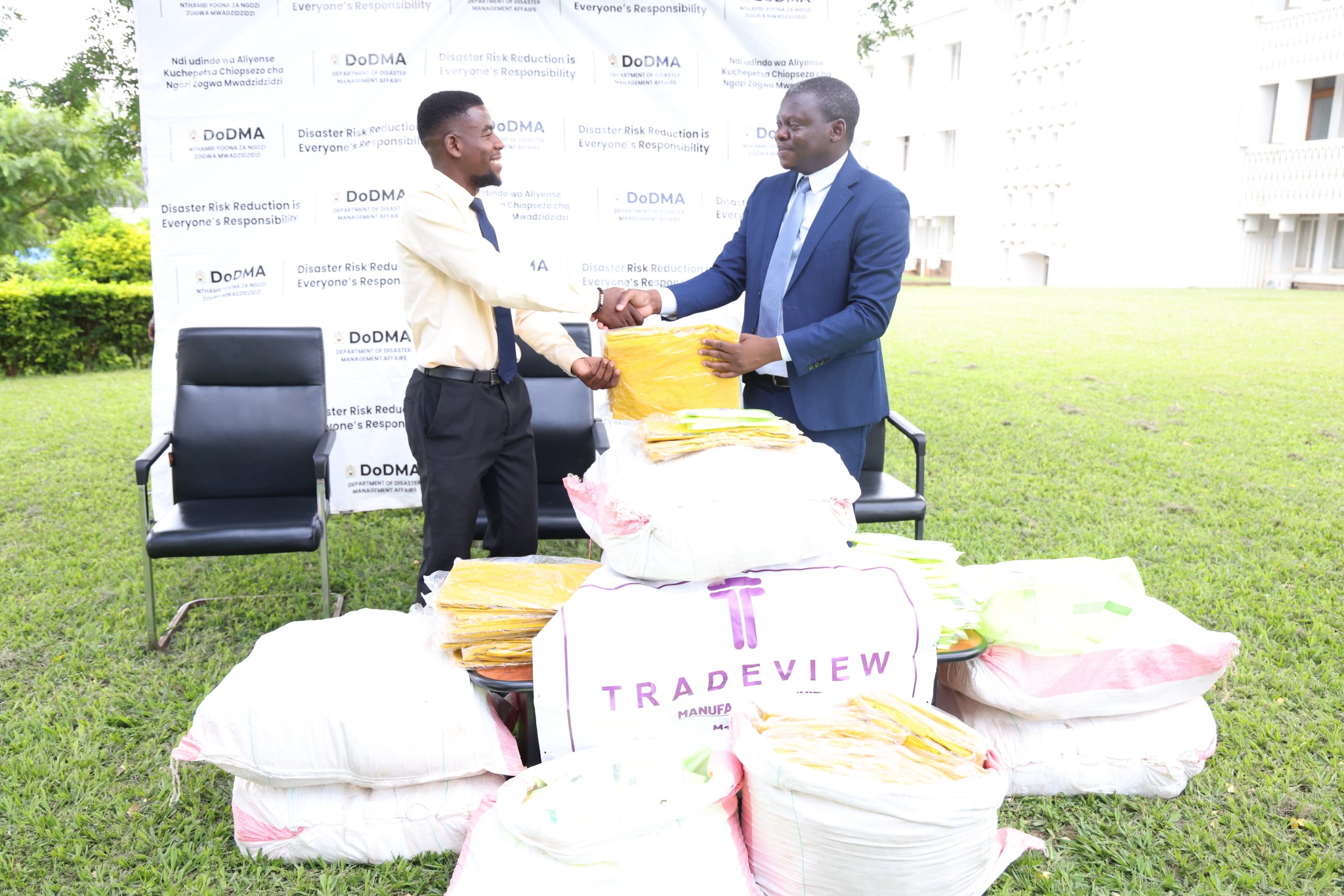 You are currently viewing Tradeview Malawi Donates K15 Million Worth- Working Materials for Disaster Response